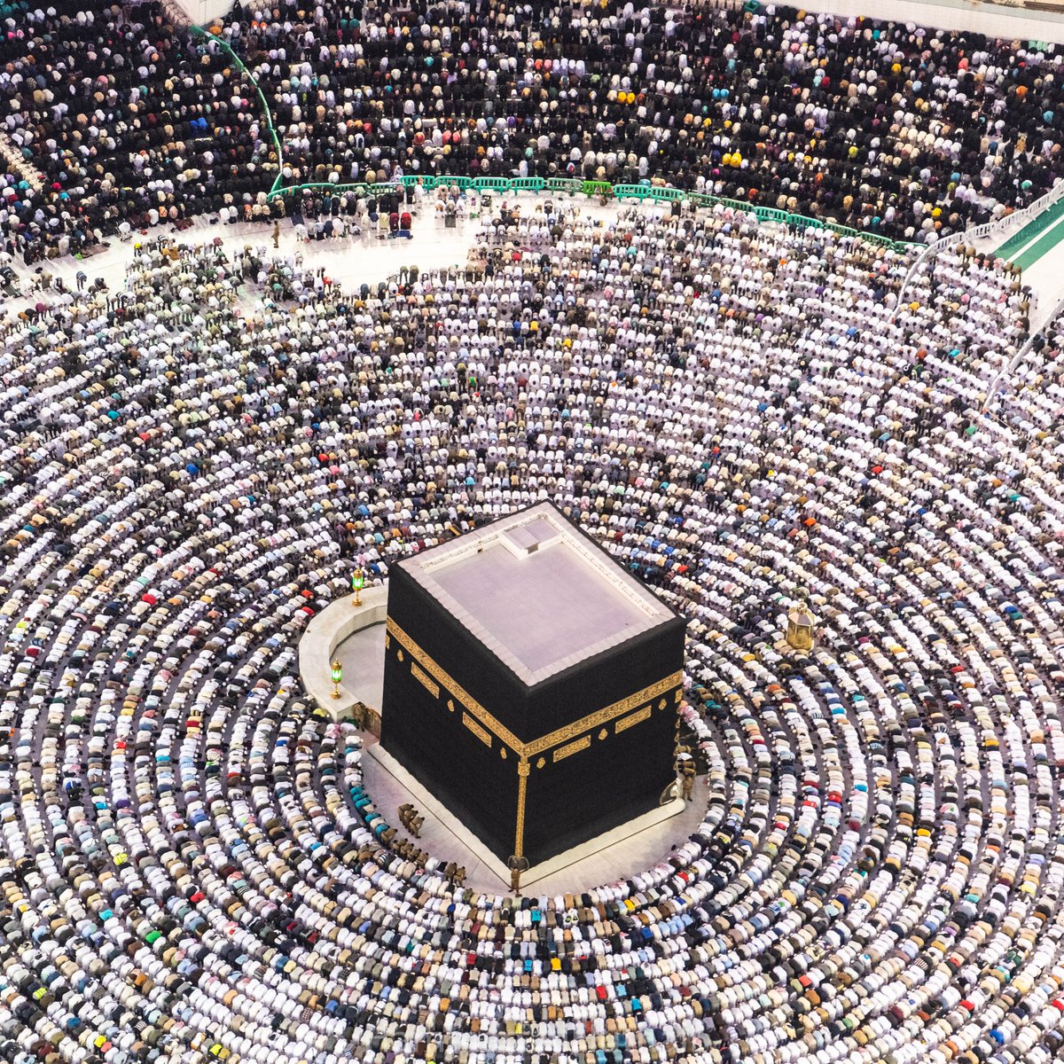 ربنا آتنا في الدنيا حسنة وفي الآخرة حسنة وقنا عذاب النار

Rabbanā ātinā fīd-dunyā ḥasanatan wa-fīl-ākhirati ḥasanatan wa-qinā ʿadhāban-nār

Our Lord, grant us good in this world, and good in the Hereafter, and protect us from the torment of the Fire