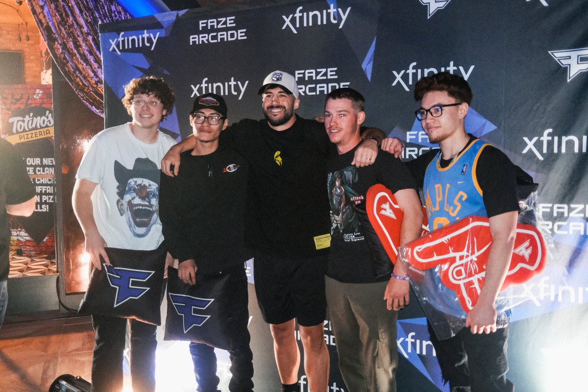 FaZeClan's tweet photo. Much love to the MFAM ❤️ https://t.co/t4bQ8ixt5c