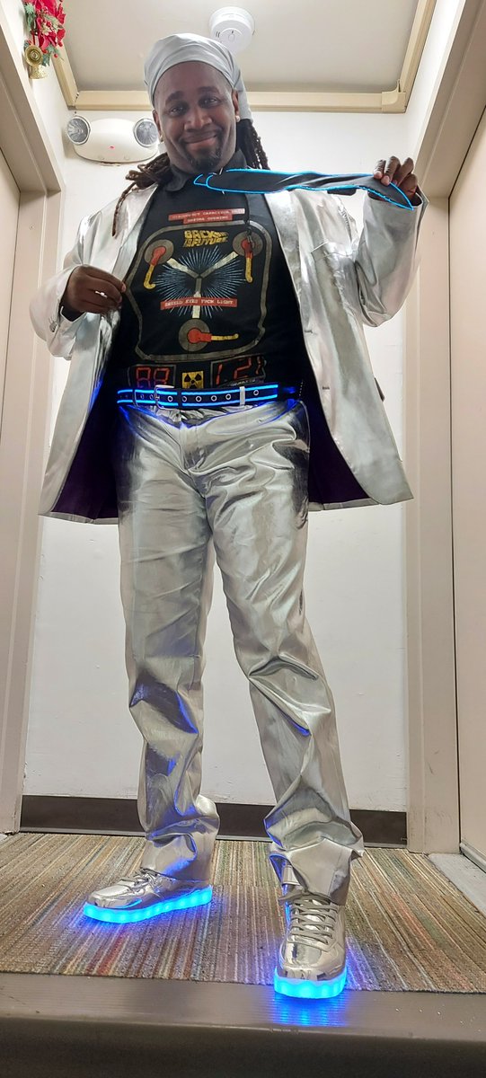 GoGoMewbari's tweet photo. Happy Back To The Future Day!
The Neko Esposo @peaceman74 was MC at a BTTF wedding a few yrs back. He was gonna go with a Marty McFly theme for his gear, but I said: "If you're leading the party... you need to be the DeLorean." https://t.co/pVC8yo3Zgm