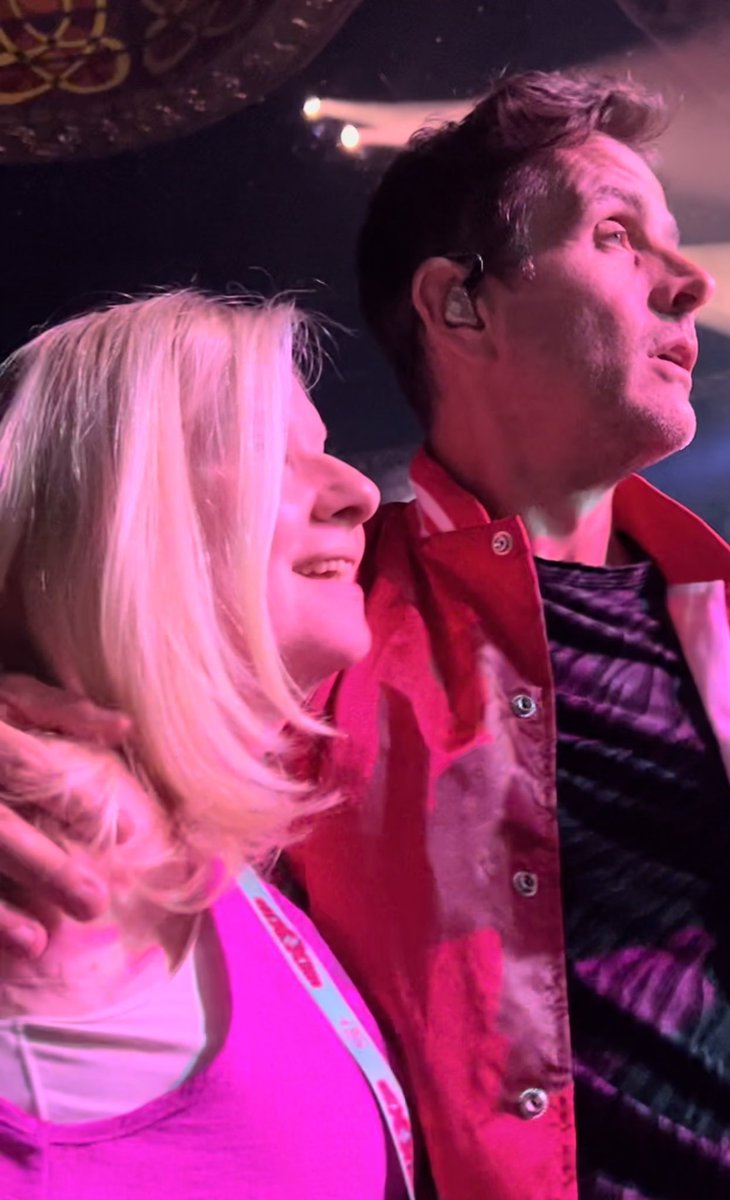 easslp's tweet photo. @joeymcintyre Thank you!!  Loved seeing you on the cruise https://t.co/CpHpbnv83q