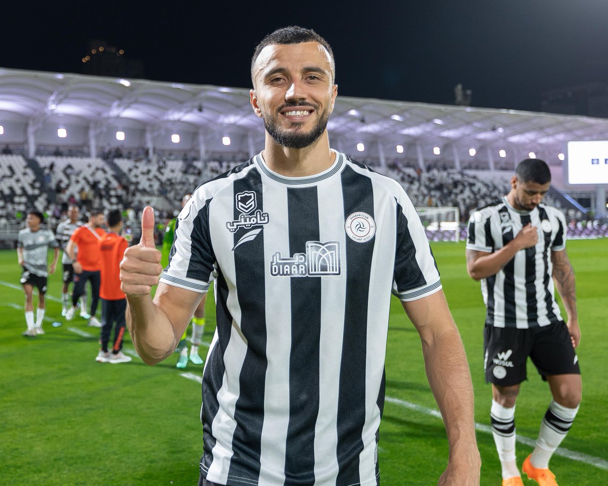 AlShababSaudiFC's tweet photo. أنظر إلى السماء ،
الليث بدرٌ الليلة .

#يلا_شباب https://t.co/UeJ5OIcS44