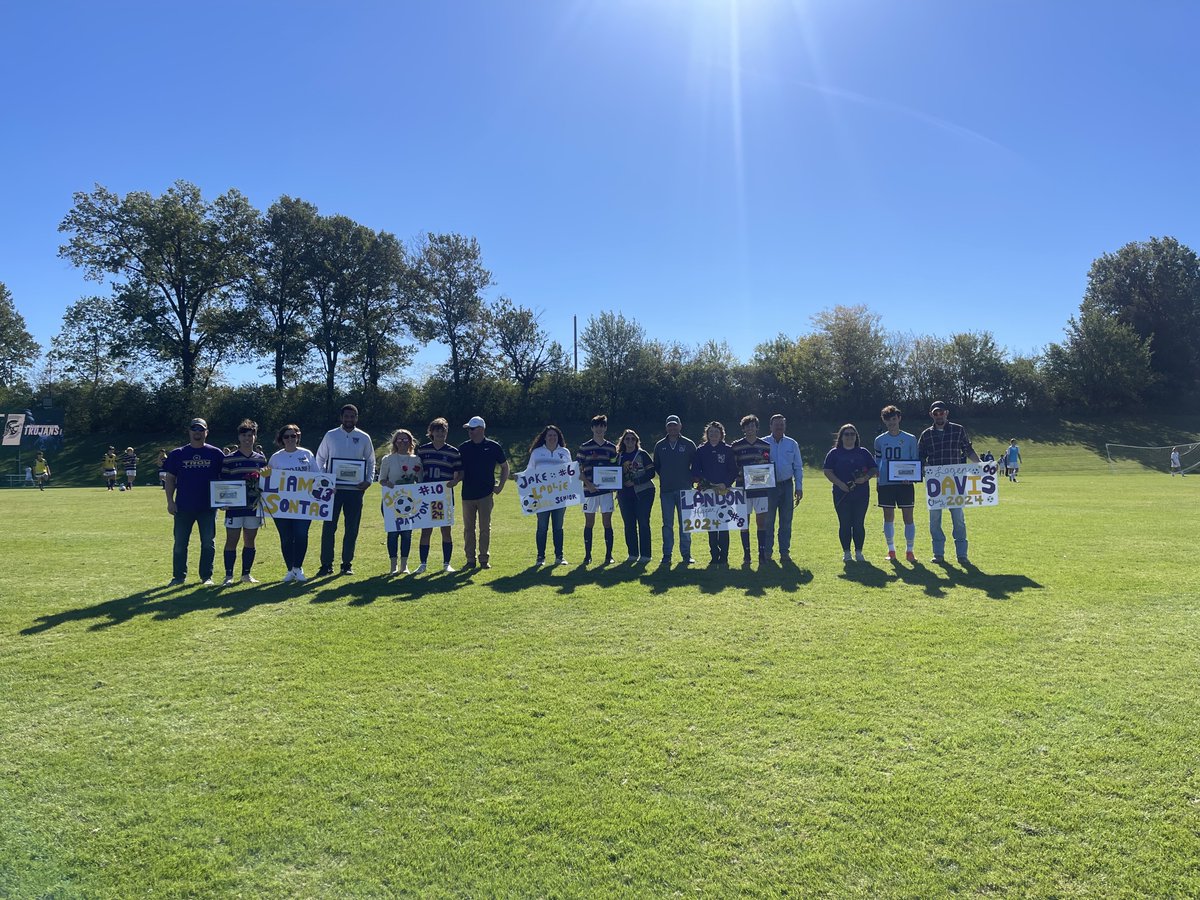 Boys get the senior day dub. 
1-0 over a resilient Washington side. 

Lando with the goal. 
Logen with the shut out. 

Thank you seniors for your incredible contribution to the TBHS Soccer program.

have a great weekend Trojan Nation!