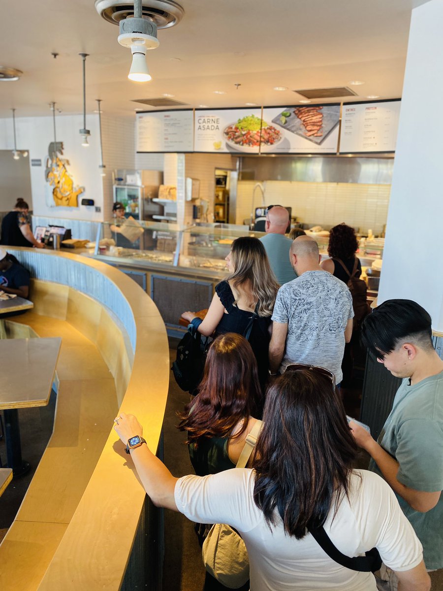 Stopped at <a href="/ChipotleTweets/">Chipotle</a> in Henderson 

Can’t believe corporate doesn’t come in here and teach someone how to manage a store!!!

Over 10 people in line and only one girl serving, cashing out and getting interrupted every few minutes. 

Beyond the slowest service ever.
