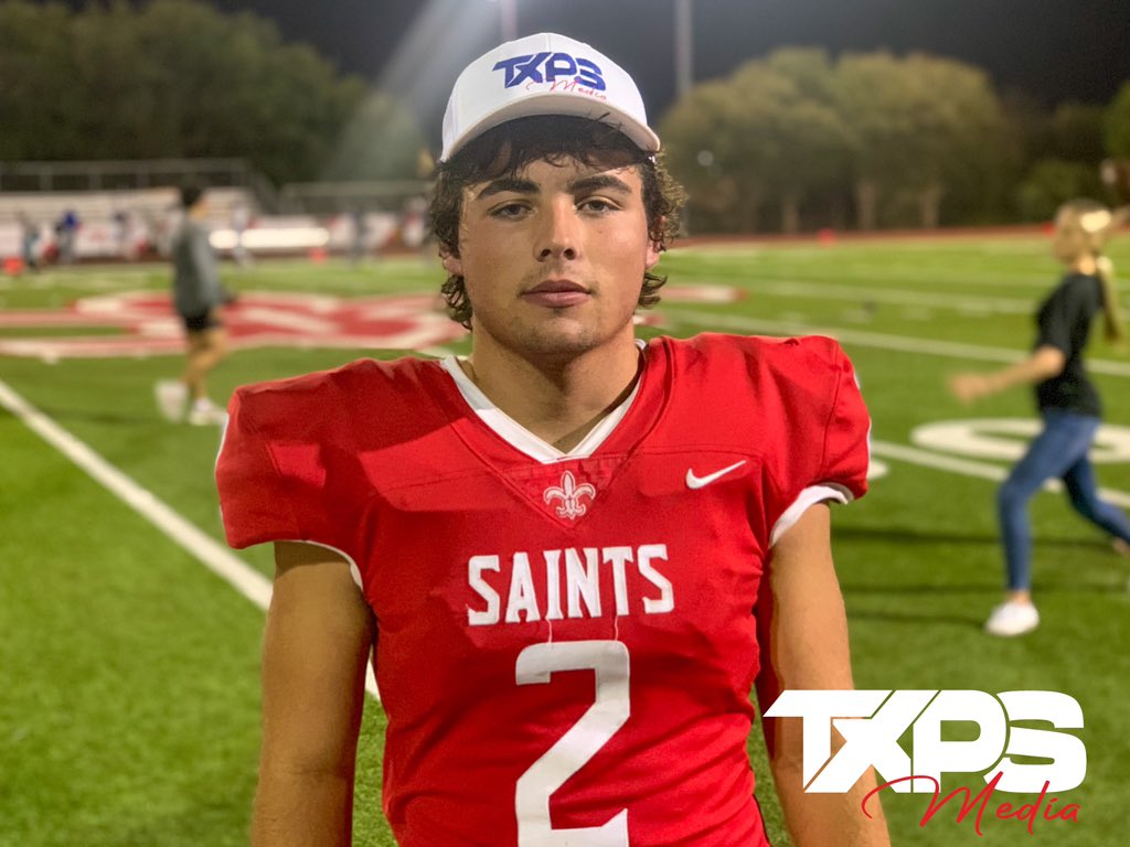 ‘24 QB Hunter McCoy is arguably the best player in the entire division. 

The senior is the key that unlocks this FBA offense. Whether he’s beating you with his arm, or ripping off touchdown runs, McCoy has yet to be stopped this season. 

A college ready athlete, McCoy will make