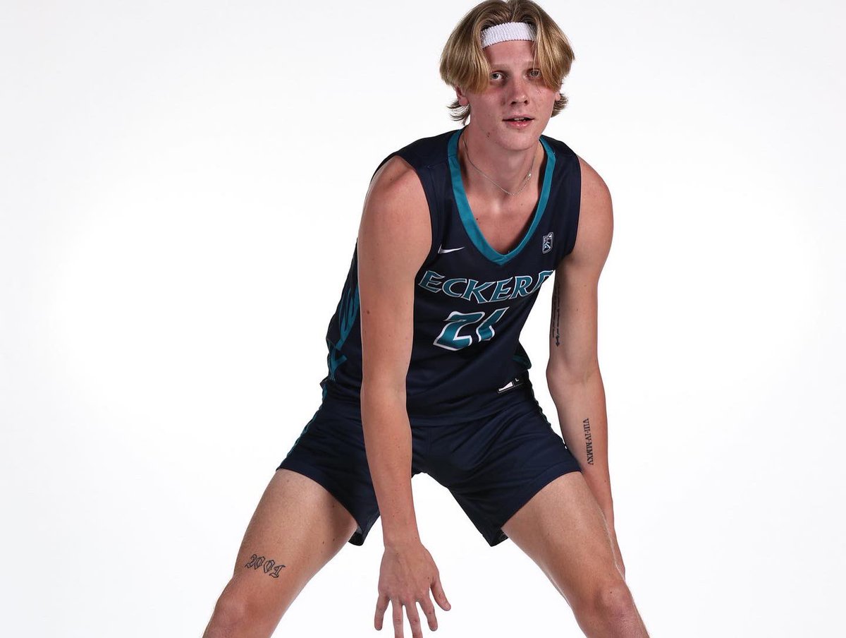 October 2️⃣1️⃣, 2023

- “ABOUT ME” Series -

TRITON 🔱 family, please take time out to get to know our Senior F from Chicago, IL #️⃣2️⃣1️⃣ Jordan Kwiecinski 

#CatchTheWave🌊 #bluECollar  #FAMIL🔱 #212