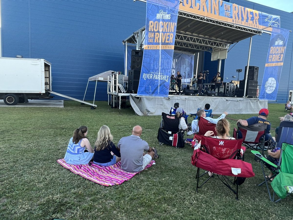 tamikascpps's tweet photo. Rockin' on the River is truly Rockin'. Come on out and join us and have a good time at the Lafon Performing Arts Center. We will be here until 8:00 PM. https://t.co/dbhd8Eysv8