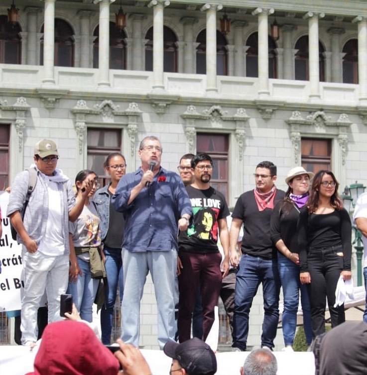 La gran put... solo de ver a las pitrafas que van a gobernar me da chorrillo