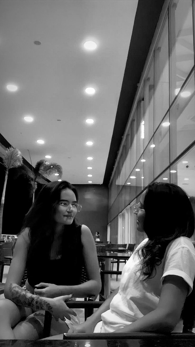 CamilaFont64271's tweet photo. Sunshine 💜 https://t.co/kgBGXGPQ8i