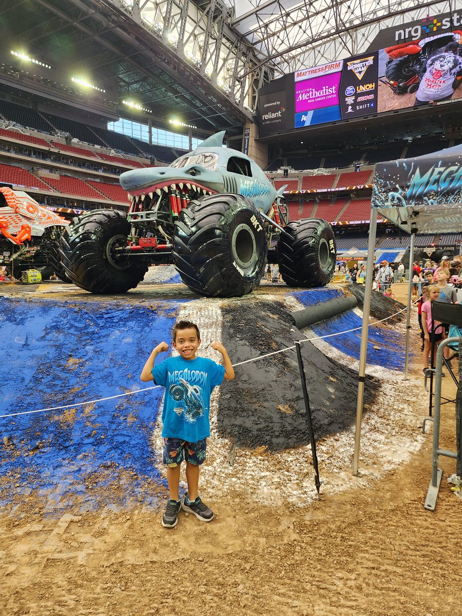 kinzington's tweet photo. Monster Jam 2023!! 
#MonsterJam https://t.co/UWtySMVK91