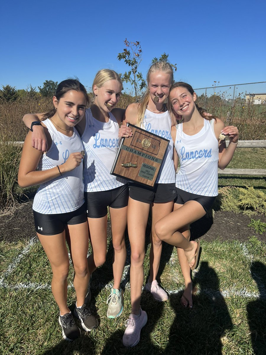 SMEastLancers's tweet photo. Varsity Girls Cross Country: 

REGIONAL CHAMPIONS! 

Lancers Win and are #STATEBOUND! https://t.co/MKFiTcIrCJ