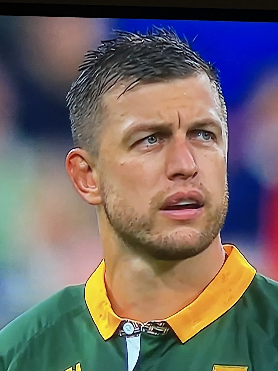 Thisthat_Acadmy's tweet image. This man ladies and gentlemen 

#ENGvsRSA #Springboks #rugbyworldcup2023 #StrongerTogether