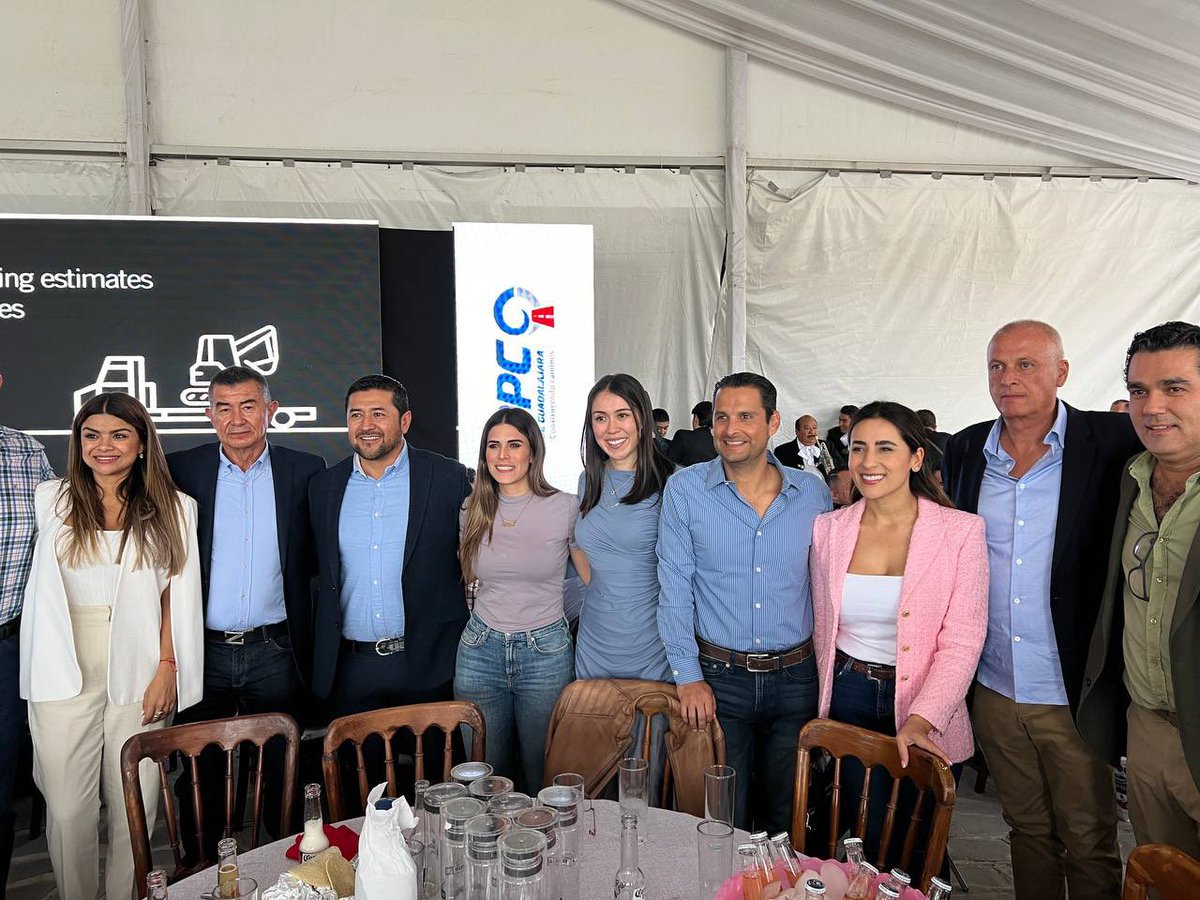 Acompañé al gremio de la construcción en Jalisco a una convivencia por el Día del Caminero 2023.
Agradezco al ingeniero @DavidZamoraB y al Presidente de la CMIC Juan Chavez por las atenciones. Un gusto poderlos acompañar y muchas felicidades a todo el equipo.