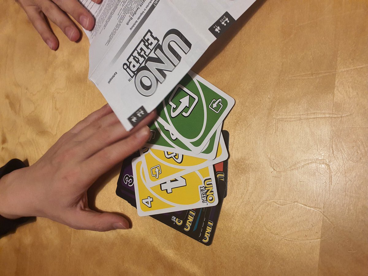 d_castro90's tweet photo. @realUNOgame we have this problem.... can I place 2 or more of the same card in my turn? https://t.co/CfQrdL7qZt