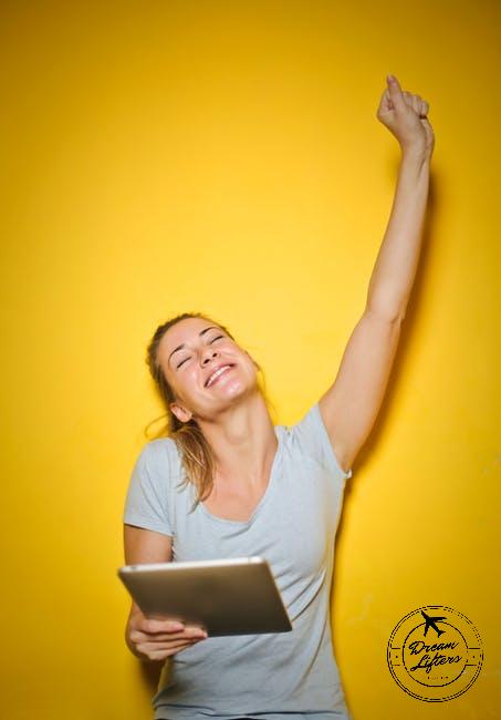 EssentiallySAV's tweet photo. If failure is the F-word than success is the S-word. 

Too often we see ourselves as failures, rather than someone experiencing a failure. 

Although who you are and what you do are connected, experiencing a failure doesn't make you a failure. Get up. Try again. Learn somethin... https://t.co/rAREwIhnYD