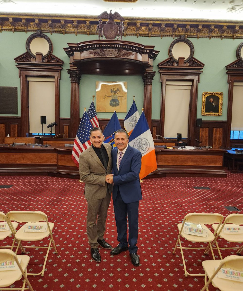 AmidaCareNY's tweet photo. Amida Care showed out @ NYC’s Oct 12 Hispanic Heritage Month Celebration! Luis Scaccabarrozzi, Dir of Research &amp; Grants Mngment, &amp; Guillermo Chacon, Pres of @LatinoCommAIDS &amp; AC Board Member, spent the night making connections &amp; honoring the contributions of Latinx ppl in NYC 🎉 https://t.co/Hx4IpBruRU