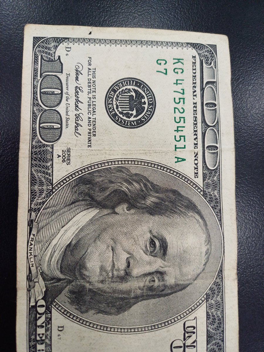 LuisaElenaNuez1's tweet image. #Multimax #Cumaná no acepta el billete de 100$ porque tiene una huequito de una grapa @Multimax_Store