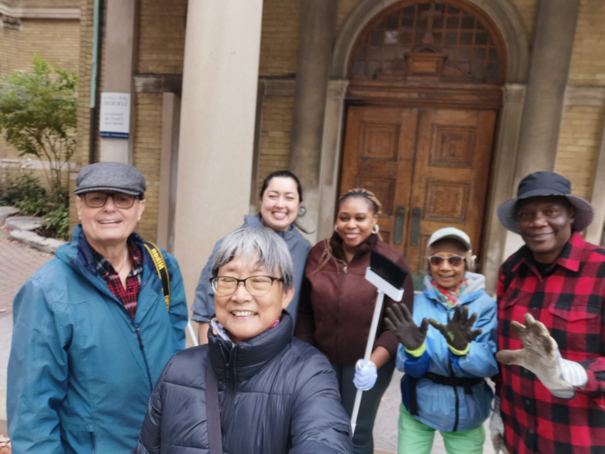 MmmSwan's tweet image. At Our Lady of Lourdes in #Toronto we #StandfottheLand as part of @DevPeace That's how we #CreateHope. #CleanUp