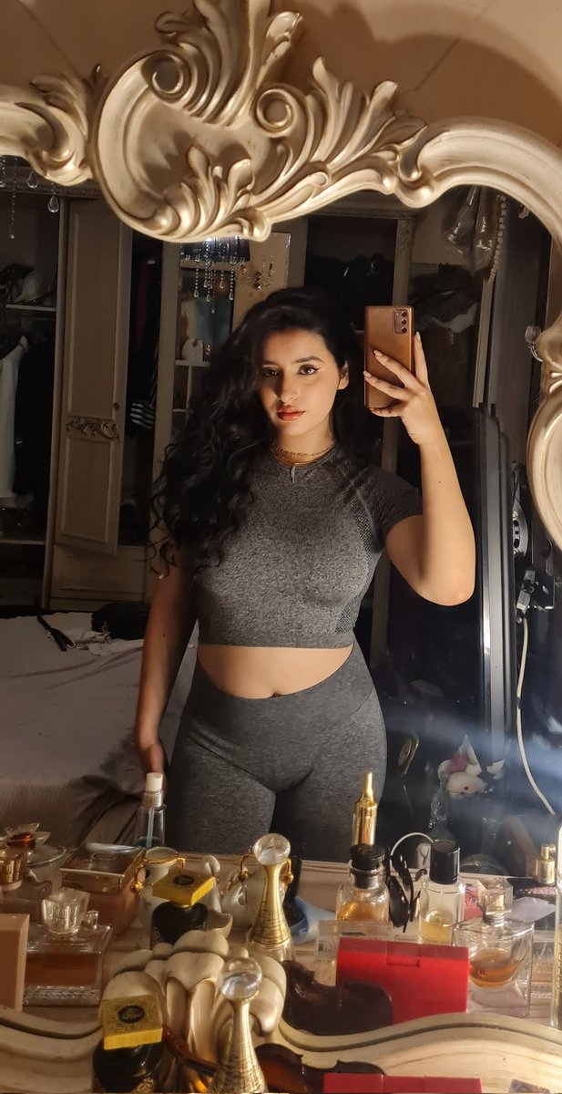Dainty_bi's tweet photo. I bought a workout set 🥰
*haven't exercised in 4 years* https://t.co/Ew6kn6hyJn