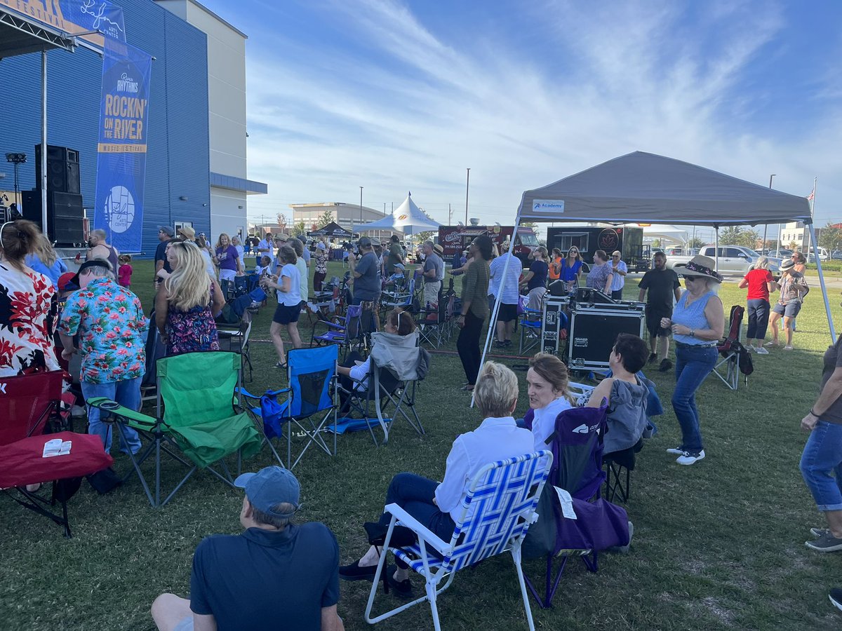 tamikascpps's tweet photo. Last dance with the Brass-a-Holics. Next up...Amanda Shaw and then Big Sam's Funky Nation. Meet us at the Lafon Performing Arts Center until 8:00 PM. https://t.co/TsWM0UB5hK