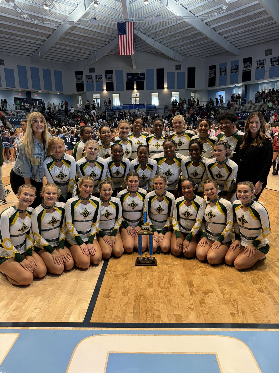 ldhscheersquad's tweet photo. Bringing a trophy back to LA today! Placed 2nd at the Dorman Cavalier Cheer Classic. 💚 https://t.co/Zxan8tQOnv