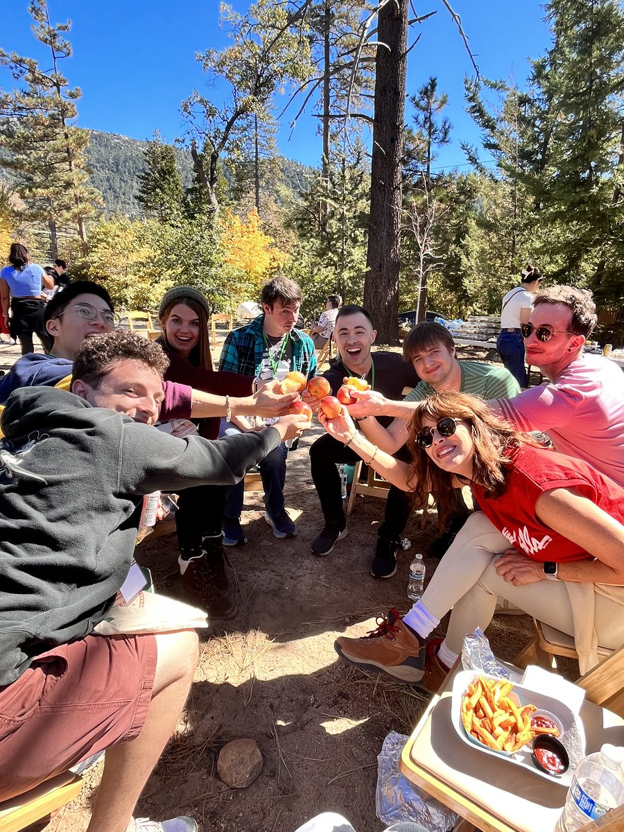 voiceover_camp's tweet photo. Must be something in the apples…

#vogonewild23 
🎙️🏕️ https://t.co/qRCfvttODw