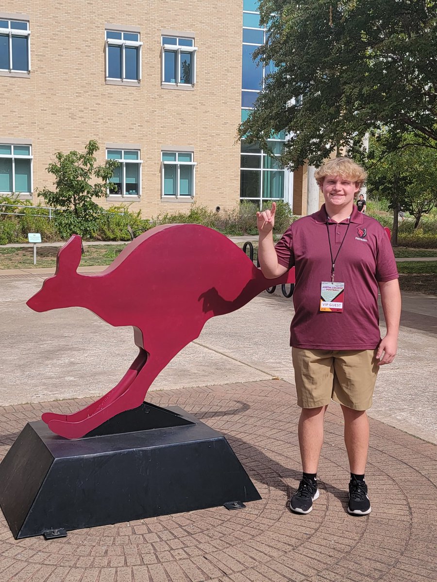 Great visit at <a href="/RoosFootball/">Austin College ’Roos Football</a>. Nice to meet you <a href="/CoachBradleyOh/">Coach_Bradley Oh</a>. Let's build something special. Go Roos!

<a href="/HHS_Coyote_FB/">Heritage Coyote Football</a> <a href="/HHSRecruiting/">HHS Recruiting</a> <a href="/KennethGilchr11/">Kenneth Gilchrist</a> <a href="/CoachSwet/">Coach Swet</a>