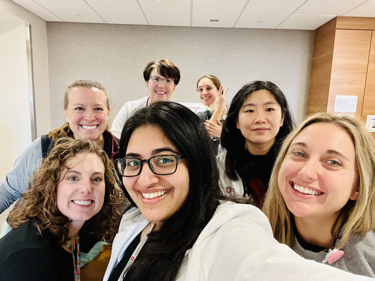 Our amazing all women #NeurocriticalCare team rounding today in the NCCU! From our awesome fellow to resident to APP group! Couldn’t have asked for a better team! Let’s get it done 💪🏽. #womeninSTEM #NeuroTwitter @OhioStateNeuro @yeggsandbacon