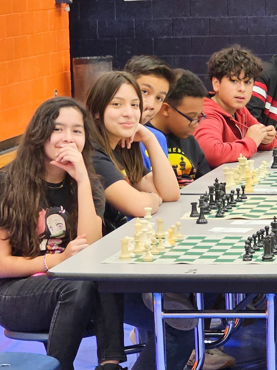 mrleebooks's tweet image. Looks like this is gonna be a weekly thing of ours! #CobraChess &amp;amp; #ChessConnect #NorthEastChess #QueenCobras × #KingCobras👑 is in the building...Shout out to Wiggs Middle School for hosting their annual Fall tournament. 

#WiggsChess2023