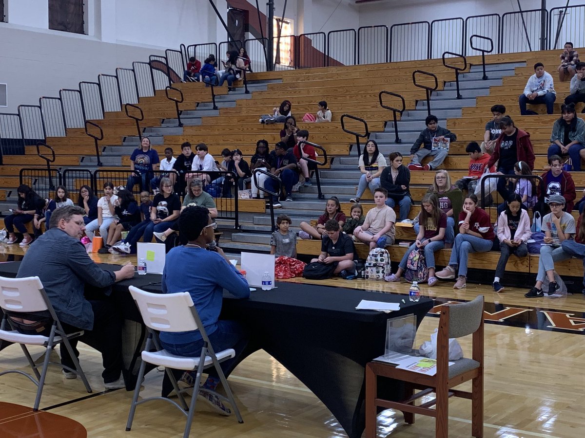 delgadong94's tweet photo. Absolutely loved moderating for @tweensread #TweensRead23 today! Thank you @andimJULIE @AngelaCervantes @jamiesumner_ @kellyiswrite and @dsantat for your time with our tweens! 😍📚🤓@BlueWillowBooks @PasadenaISD_TX @Jfdobie https://t.co/OjYtGtkJ9k