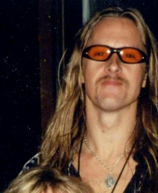 what is it with me and blonde guys that wear these stupid ugly orange glasses