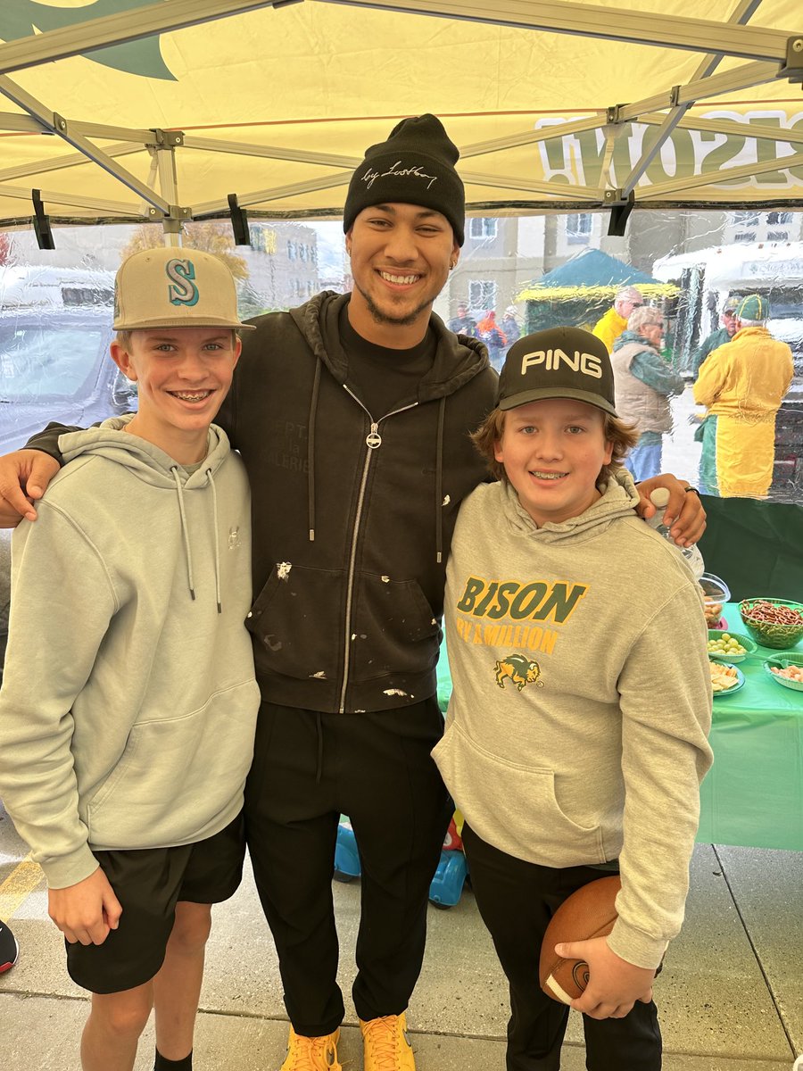 #ScheelsGameDay 🏈🤘🏻