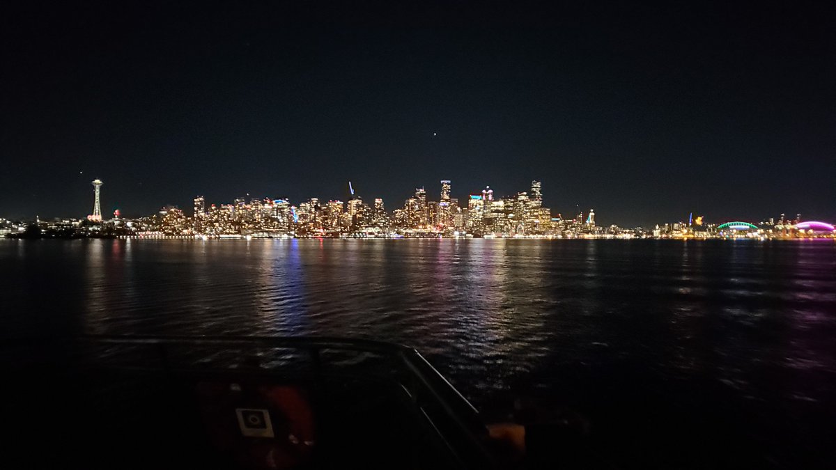 PwnsU2Fast's tweet image. youtu.be/suQdft0Q77g

My first Halo WC 🥲 Seattle=home. I had such a blast! I met so many incredible people. Incredible cosplayers. Met the voice actors that raised me. Dub after dub after dub. Thank you all :) @Lucid_TW @Miss_Boof @ImKeithDavid @SteveDownes117 @jentaylortown