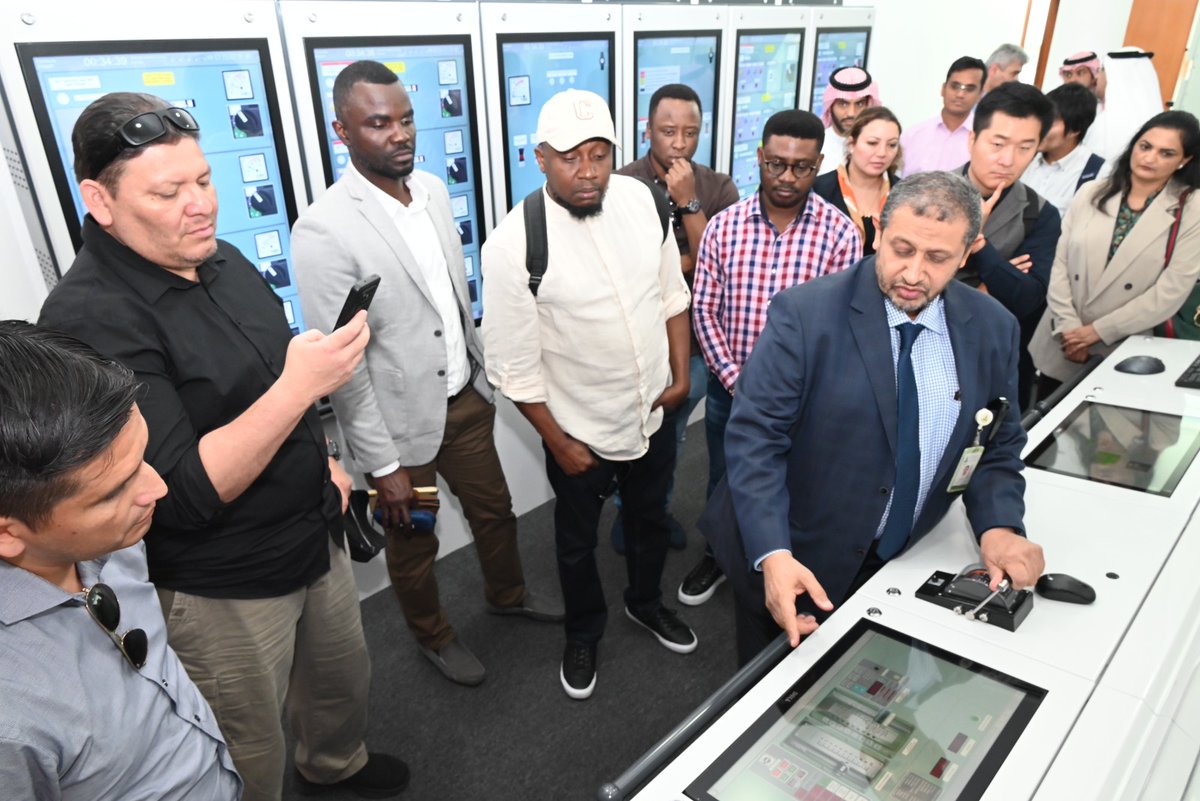 استقبال وفدًا من الأكاديمين والطلاب يمثلون #الجامعة_البحرية_الدولية_WMU، و #الهيئة_العامة_للنقل_TGA. وقام الوفد بزيارة ميدانية للمكتبة المركزية #وكلية_الهندسة #وكلية_الدراسات_البحرية، وتهدف الزيارة إلى بحث سبل التعاون في مجال التدريب وتنمية الكفاءات للطلاب في مجال النقل البحري.