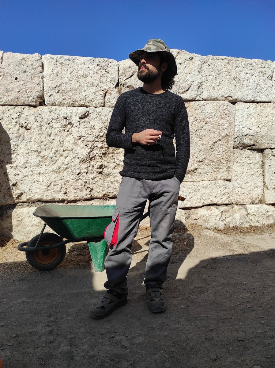 Az önce bir ton kum taşımamışım gibi çekildiğim o fotoğraf