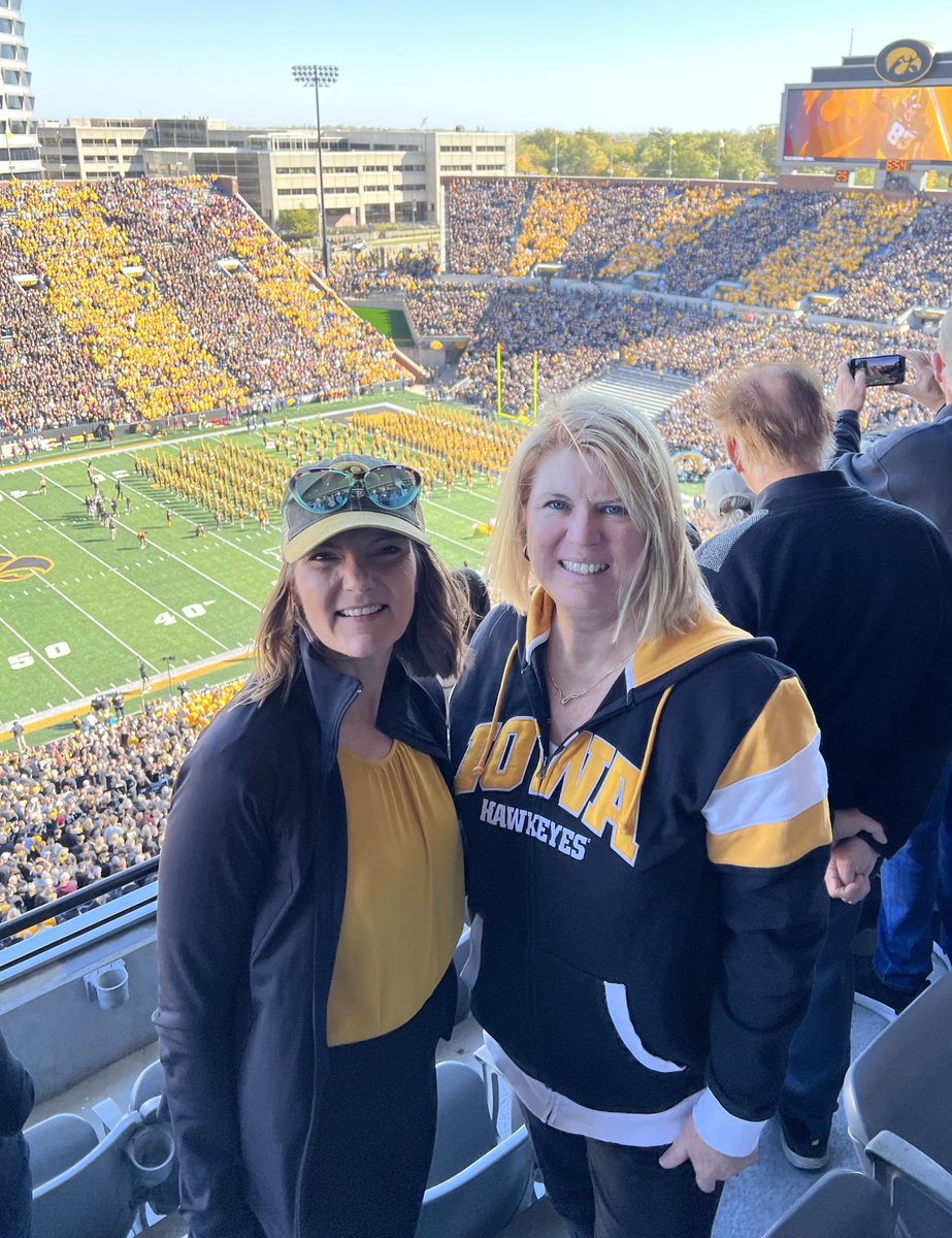 slproud's tweet photo. Friends and Hawkeyes!  What could be better?  Let’s Go Hawks!  #FightForIowa ⁦@JenWyt⁩ https://t.co/wDpJAjYZpk
