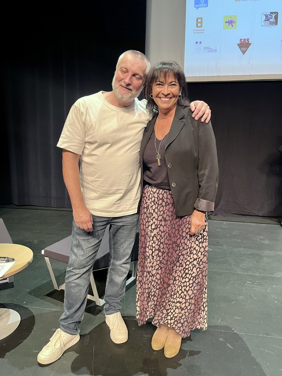 RachidaLucazeau's tweet photo. 🖊️La Dictée Pour Tous 9ème ! Au Centre Culturel Henri Desbals le @CDAU_31 nous avait réunis pour tester notre orthographe, réviser notre grammaire et nos conjugaisons ! L’animateur @fredmusa était présent pour nous lire un très beau texte de Guillaume Musso ! Bravo aux Lauréats ! https://t.co/2VYLDiJd1R
