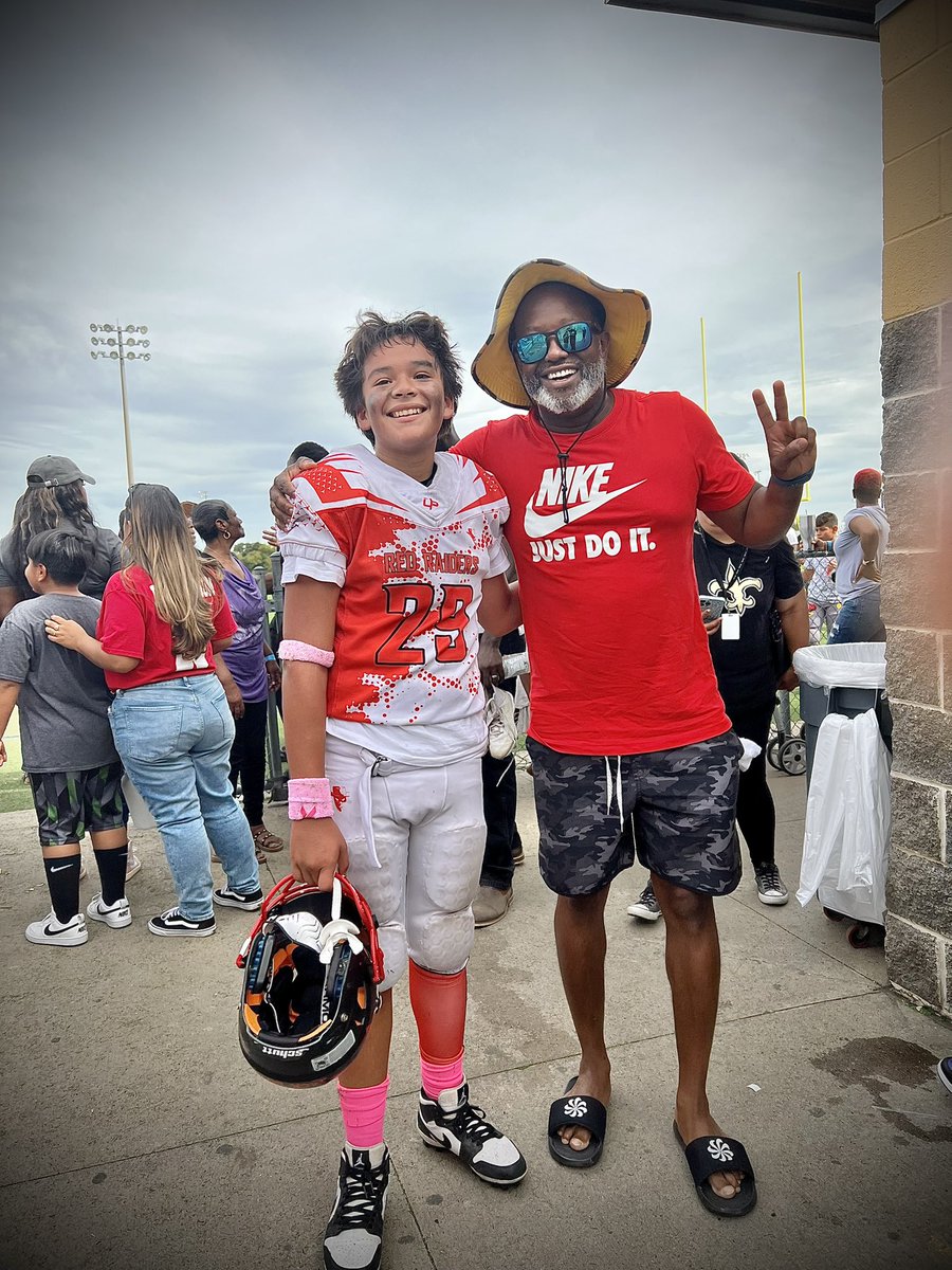 Johns21Jr's tweet image. Seeing my former student, light up the football field today was a proud moment! 🌟🏈 You've grown into an incredible player. Keep that dedication and passion burning bright. The world is your end zone! @cochran_school 
#cochranalumni #ProudTeacher #ImpressivePerformance