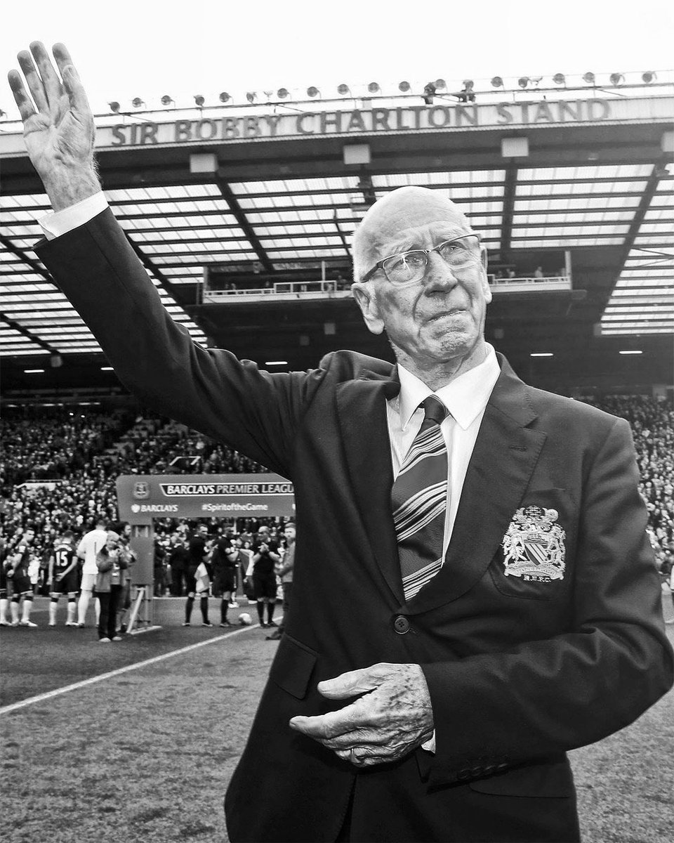 DYOWM's tweet photo. A true legend of the game #sirbobby #MUFC https://t.co/JiqnfUcheC