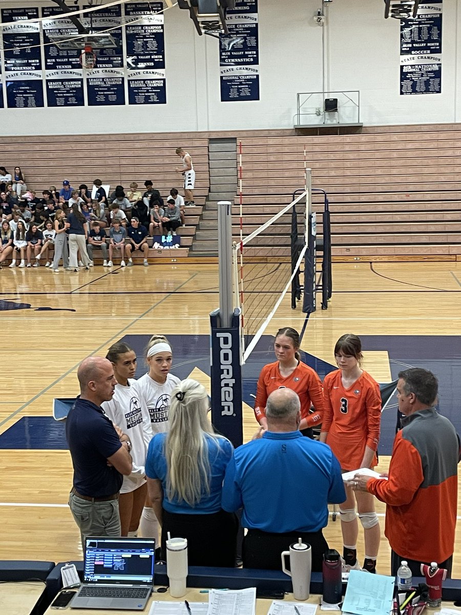 Hawks beat SMNW 2-1, next up BVN @ BVN w a bid to state on the line!! Come support your team!!

GO HAWKS!!🧡🏐💙