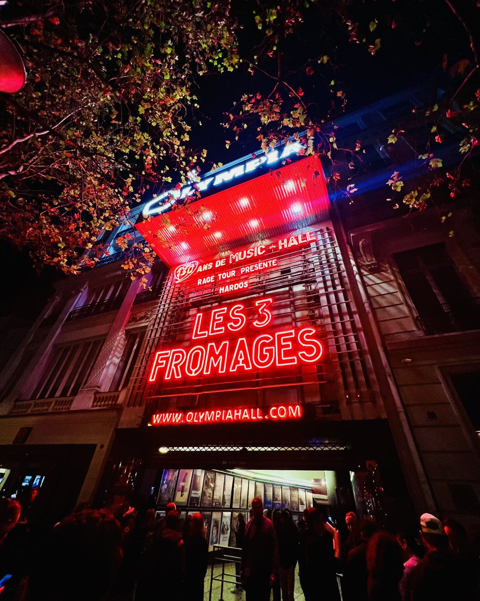 MrMonkeyNico's tweet photo. Ils l’ont fait !
@les3fromages ont retourné L’Olympia hier soir et c’était dingo ! 🥳🥳🥳
On table clairement sur le meilleur concert vécu depuis la fin de pandémie et ça va être très compliqué à détrôner !
De l’amour sur vous les gars !
Ce n’est que le début ! https://t.co/j3xYOAchdm
