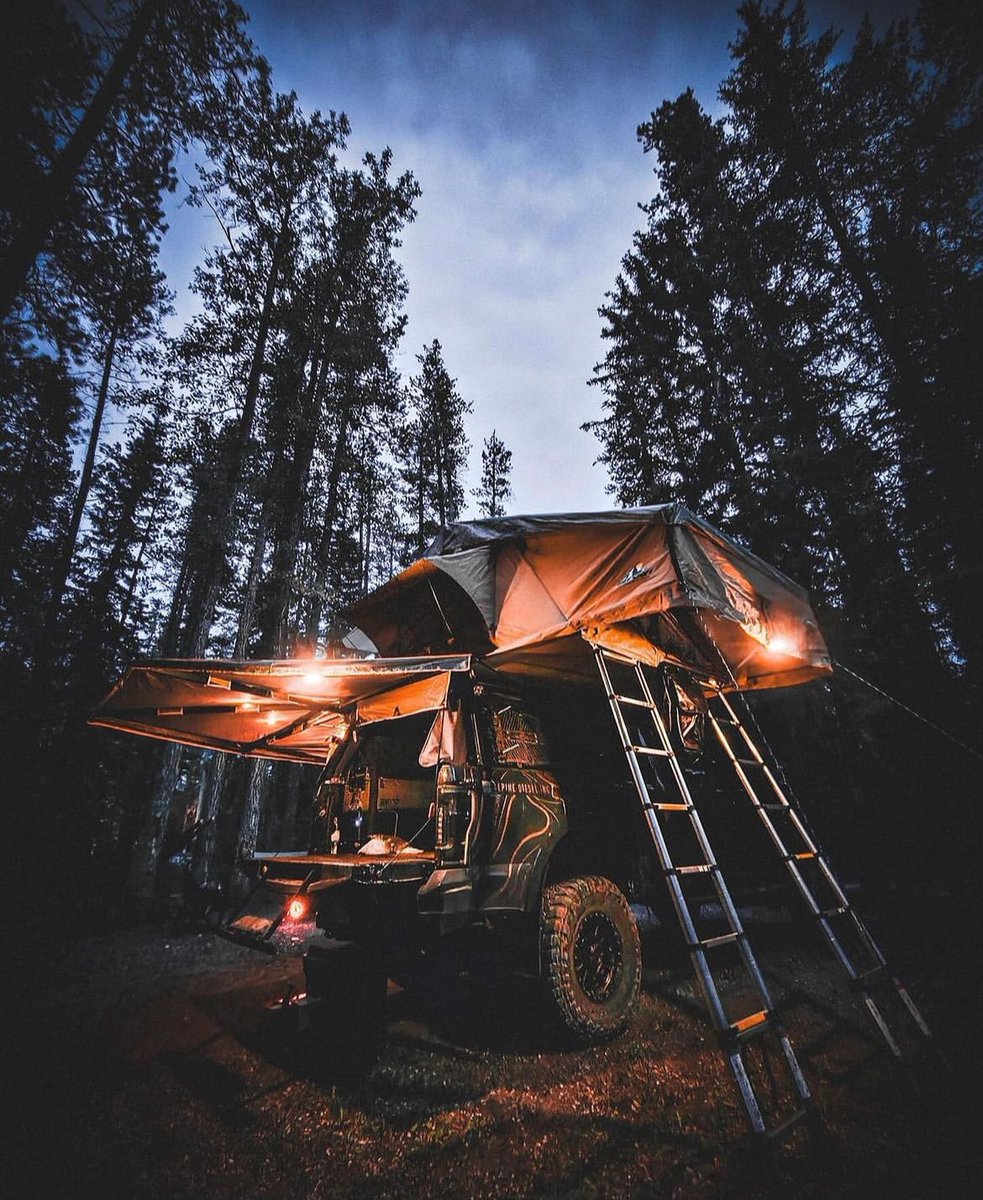 Tis' the season🎃 👻 🎃 👻 

#softopper #halloween #overlanding #truckbedcap #truckbedstorage #nightphotography #rooftoptent