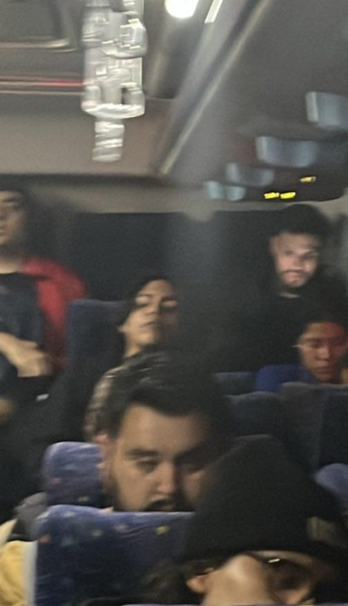Yo pongo la cabeza 1 segudo en los asientos de los buses de Lumaca y ...