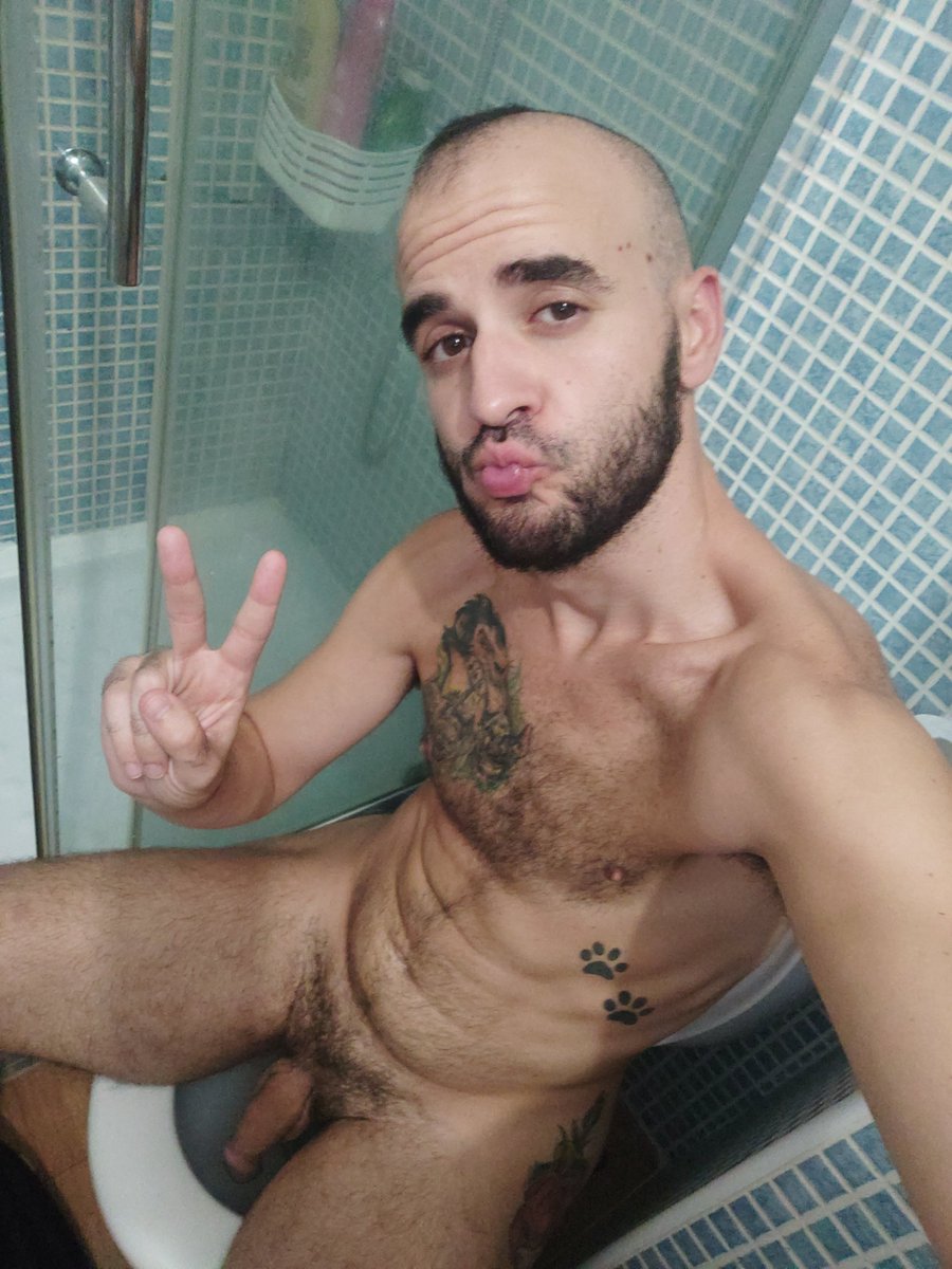 PooNdPee tweet media