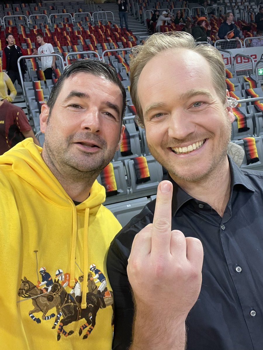 vog_tho's tweet photo. @ransport @JanLuedeke @ProSiebenMAXX @JoynDeutschland @SIJU1001 Ich kann den Spruch bestätigen, finde aber dennoch, dass @JanLuedeke ein ganz dufter Typ ist… https://t.co/jKTk1HNl7V