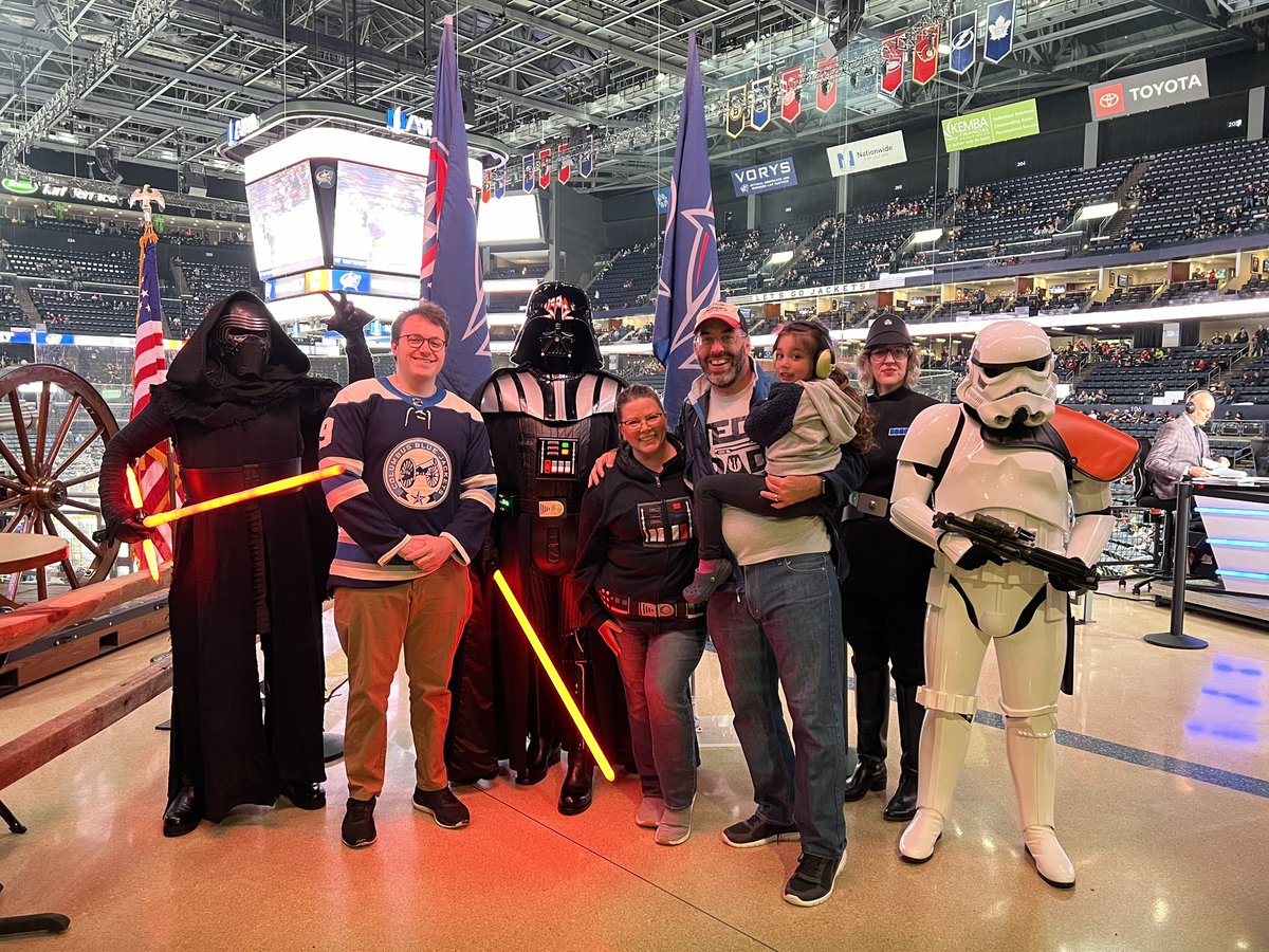 DarrenShulman's tweet photo. Star Wars night at the @BlueJacketsNHL! #CBJ https://t.co/ypy7fU65Um