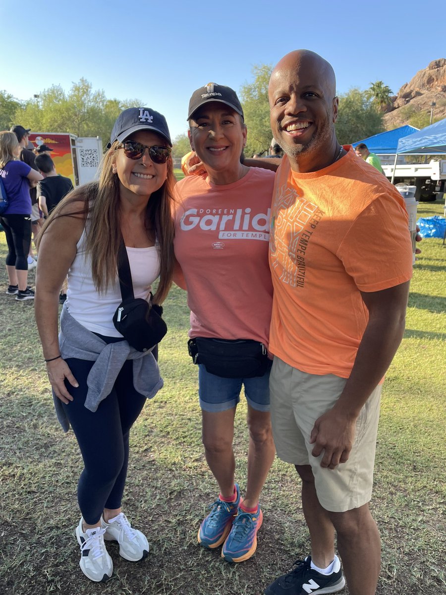 GarlidforTempe's tweet photo. #TeamGarlid had a great morning of community service, picking up trash with @keeptempebeautiful in Papago Park. Many hands make for light work - thank you to all who came out to clean up and take pride in our community!
#keeptempebeautiful #tempe #papagopark #reelectgarlid https://t.co/AIAKuC2lrg