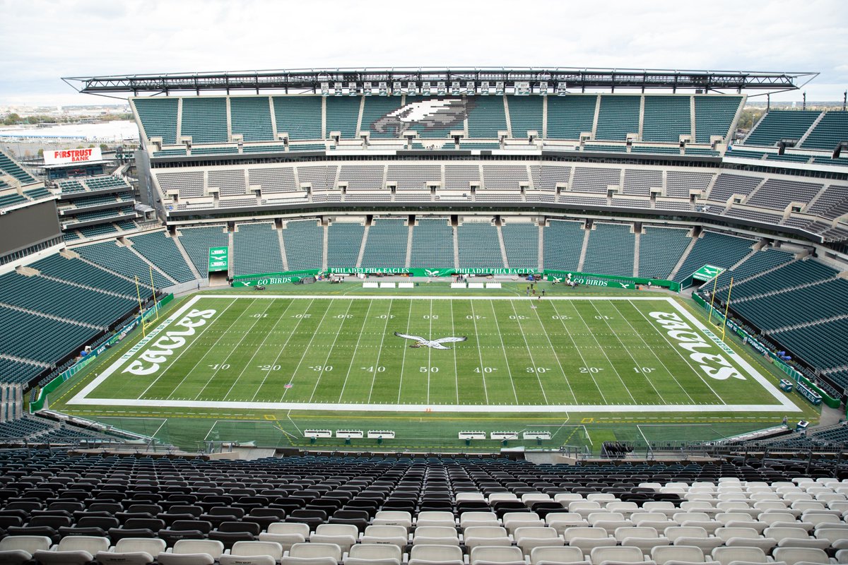 Eagles's tweet photo. The grass is a little greener 😉 https://t.co/6trJhuNckJ
