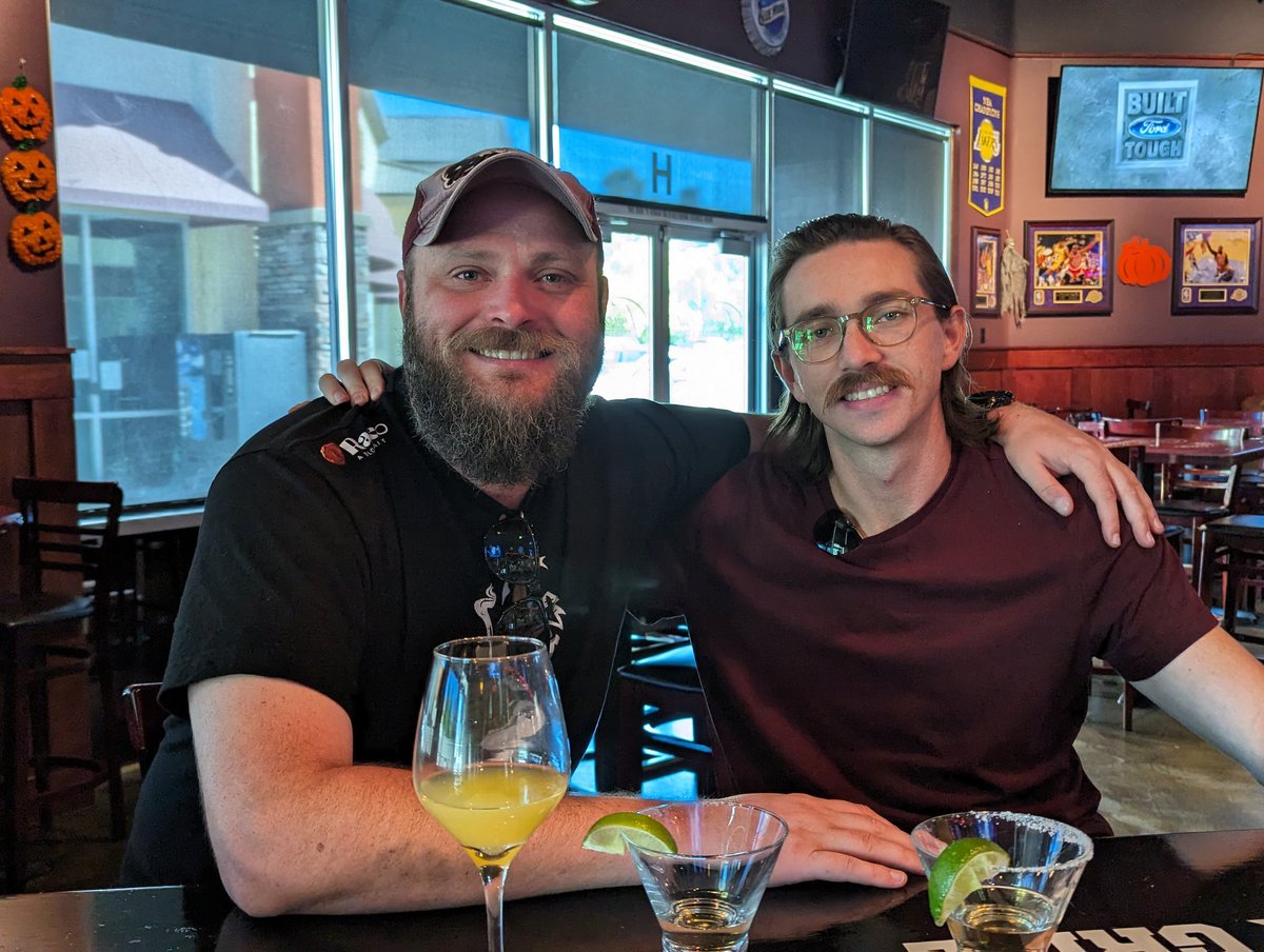 Good afternoon from sunny California from the Dawgs! 

We hope you have a stellar weekend. Be ready to fuck on Monday as always ❤️‍🔥