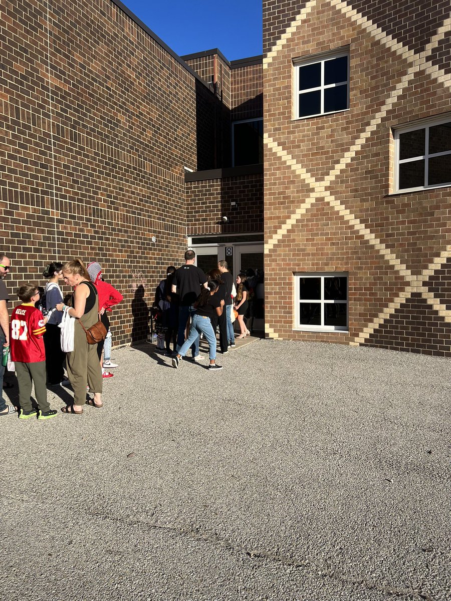 Bringing IVE community together for PTA’s Trunk or Treat and Spooky Schoolhouse!