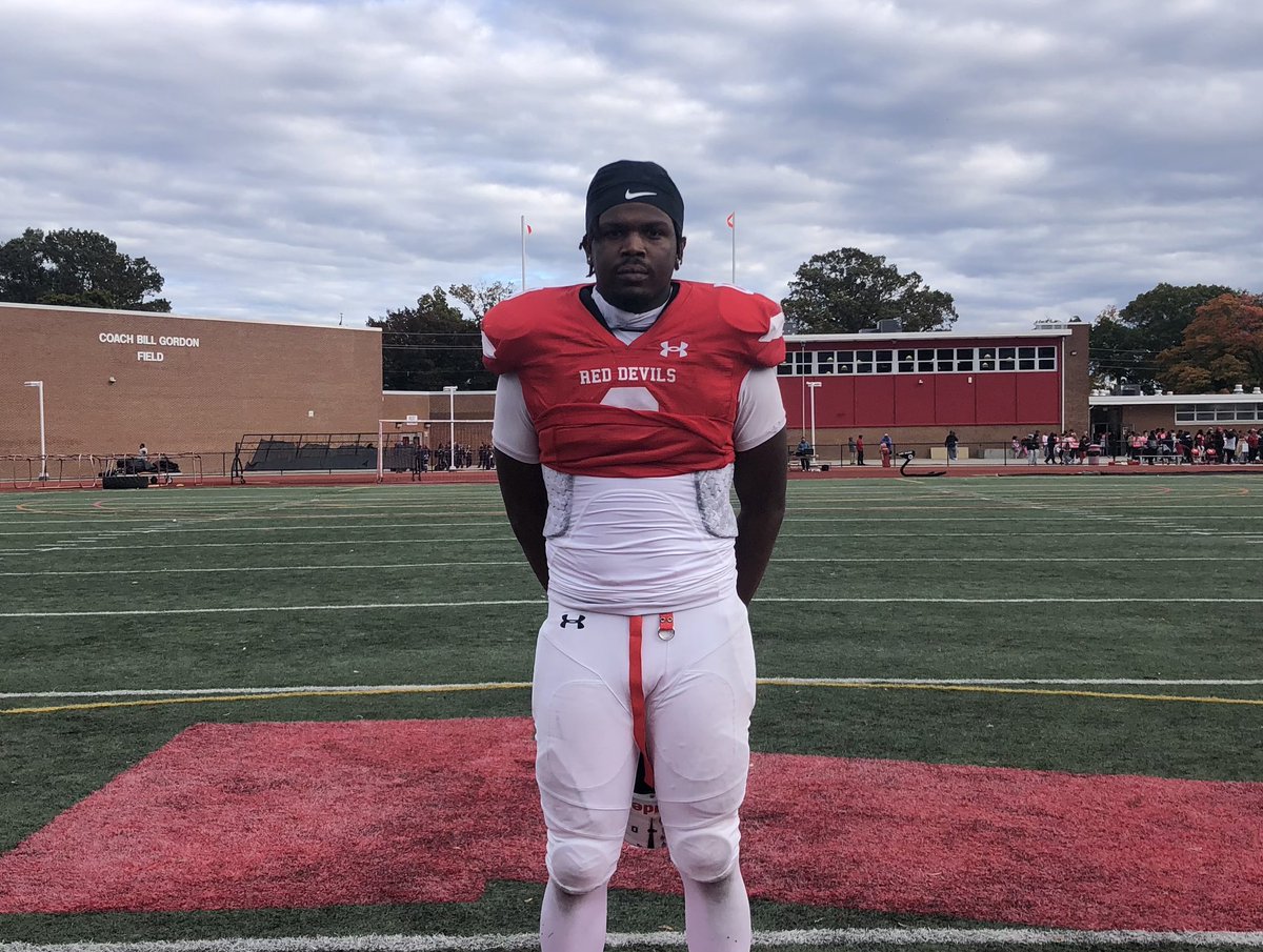 Player of the Game: Malachi Castle

Castle was a force on both sides of the ball for the Red Devils finding the endzone on offense and living in the backfield on defense as Rancocas Valley defeated Highland 27-0. 

Castle is my first 2x Player of the Game this football season!